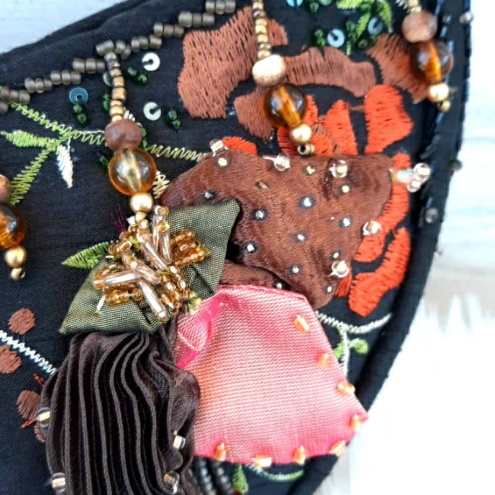 EUC VTG MARY FRANCES SMALL CRESCENT CROSSBODY BAG - Picture 7 of 15
